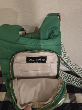 WanderFull Crossbody Hydrobag Stylish Puffer Tote For Water Bottle And Ur Cards.